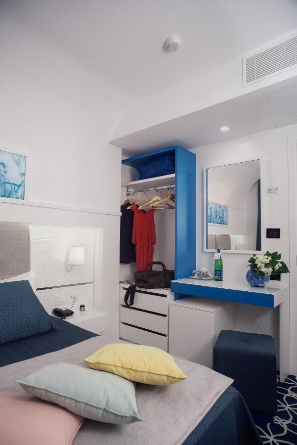 Al Chiar Di Luna Guest house