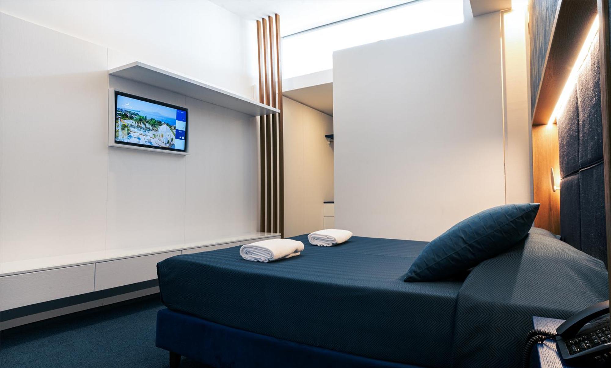 Al Chiar Di Luna Guest house 3*