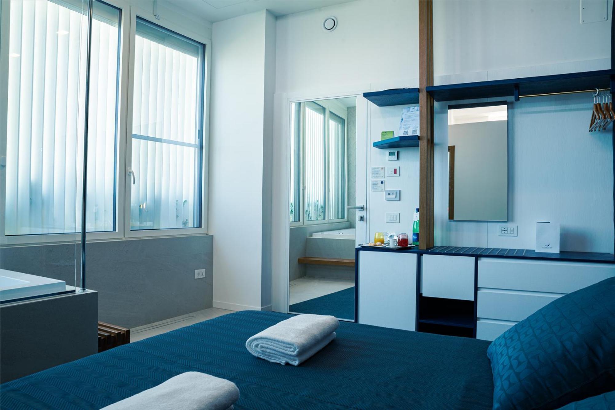 Al Chiar Di Luna Guest house 3*